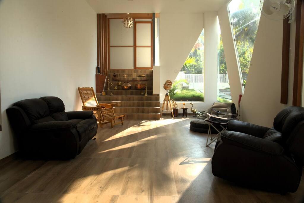 The Urban Getaway Villa Thiruvananthapuram Exterior photo
