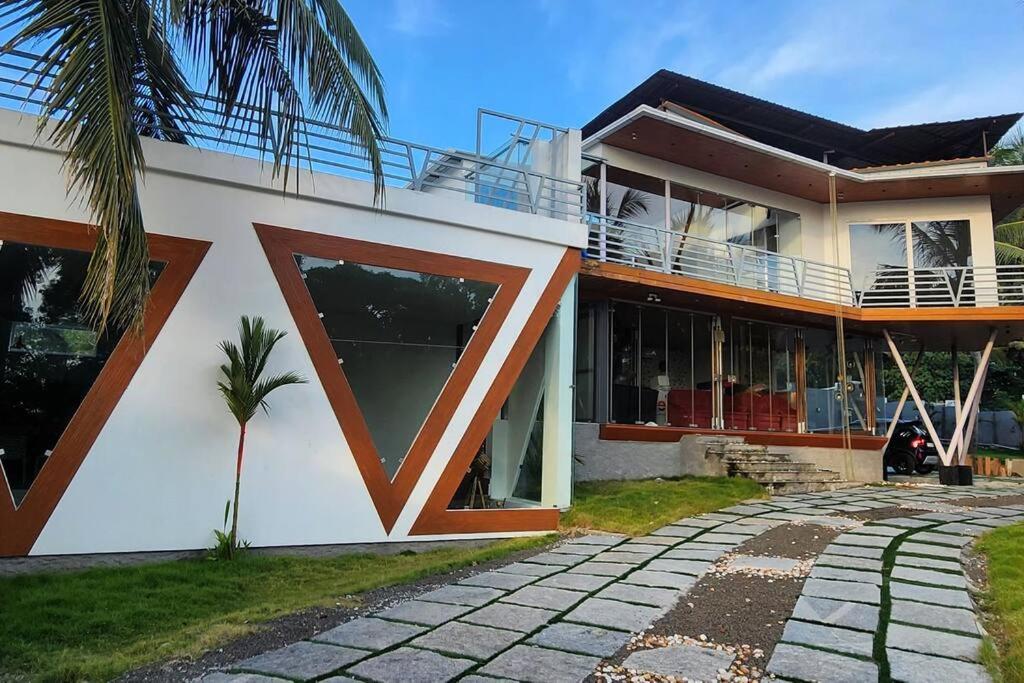 The Urban Getaway Villa Thiruvananthapuram Exterior photo